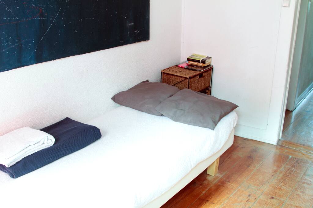 Single bed in private room
