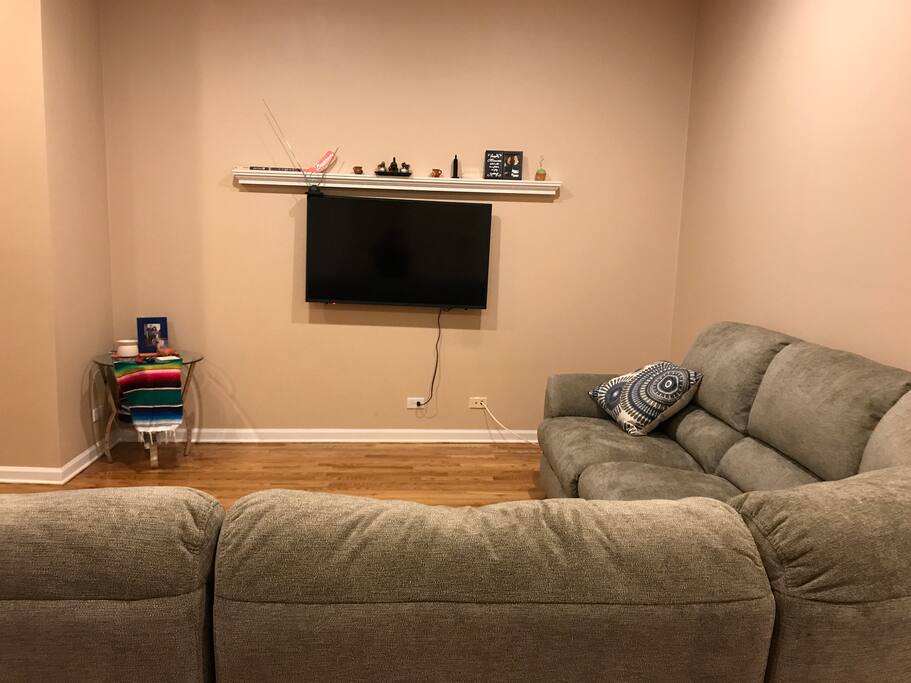Living Room with 50 inch Roku tv