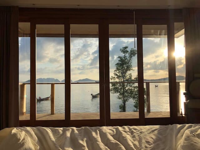 4Fish Waterfront Pool House