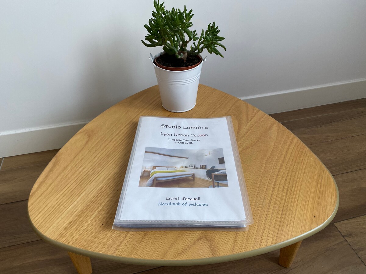 Proprietà Airbnb di successo: Lumière studio Lyon a Lyon 8e Arrondissement