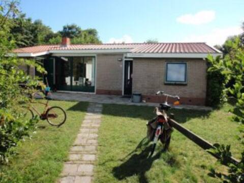 Cozy detached holiday house with garden