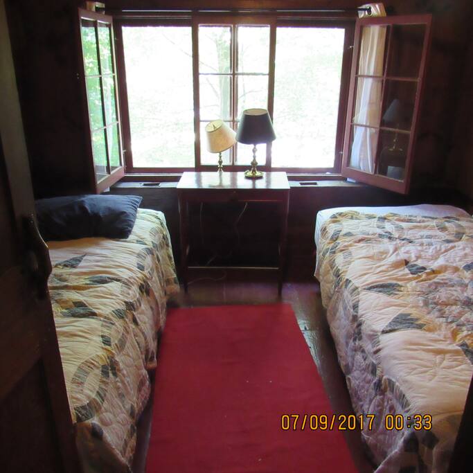 Twin Bedroom #1