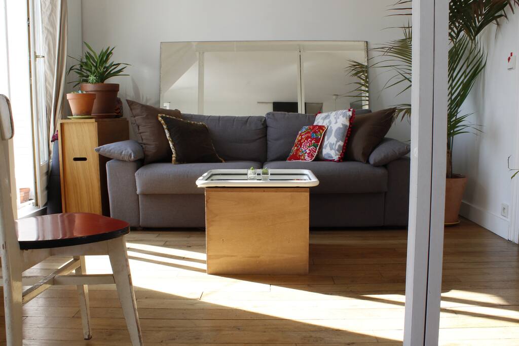 Living room, with a convertible couch!