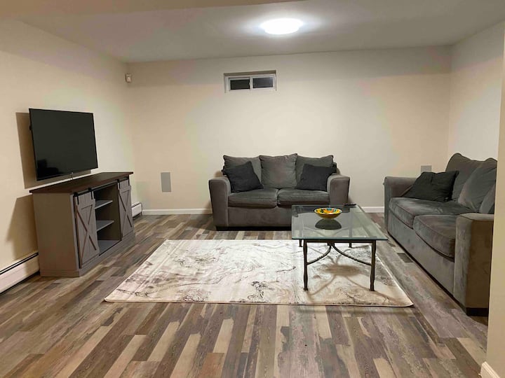 Students Welcome 2 Br Across From Beautiful Park - Monmouth County, NJ