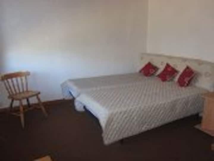 غرفة النوم 2