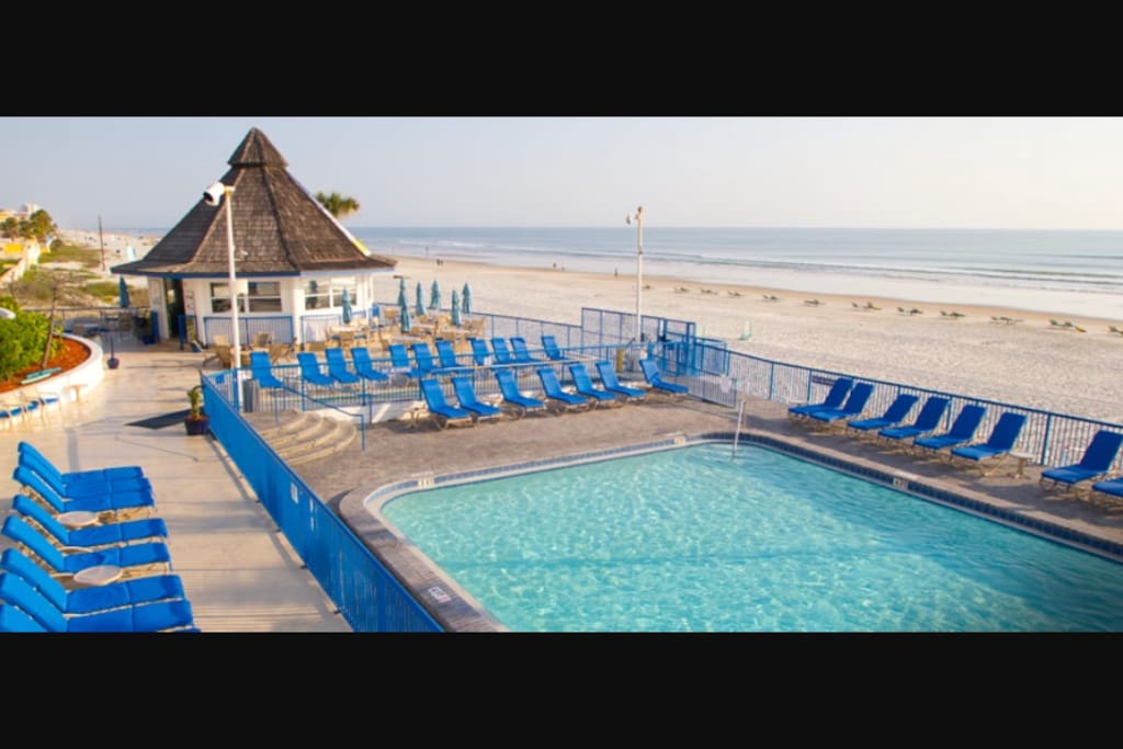 Pool With Tiki Bar