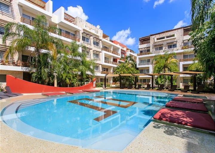 Amplio Piso Planta Baja + + + Gym Increíble Piscina + Jacuzzi + Zona De Juegos - Playa del Carmen
