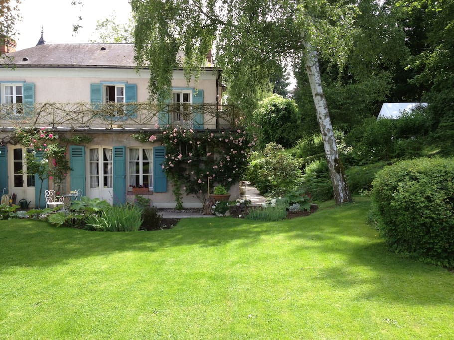 façade arrière et jardin