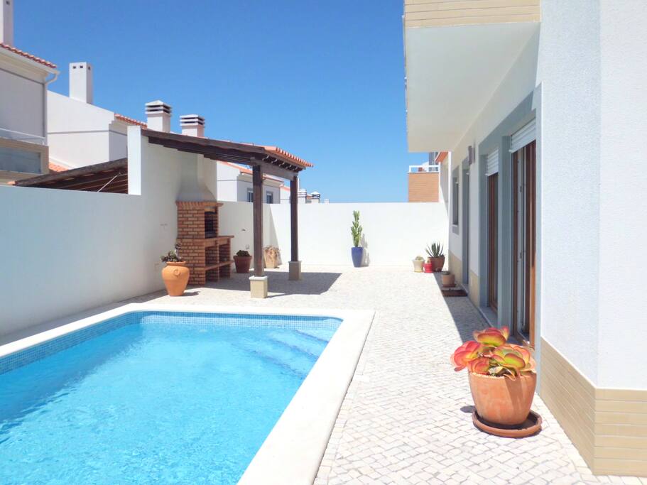 Pool und Terrasse