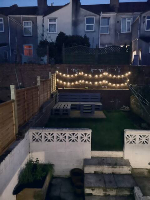 2 bed terraced house in Bristol