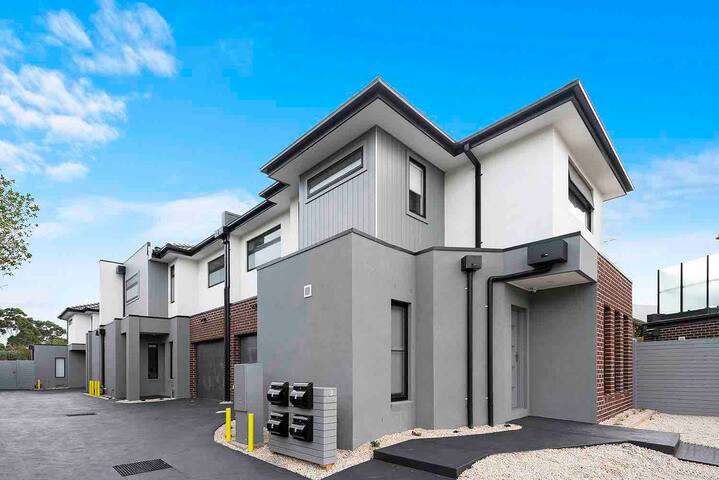 Domi Rentals – The Hampton Homes gallery image 4