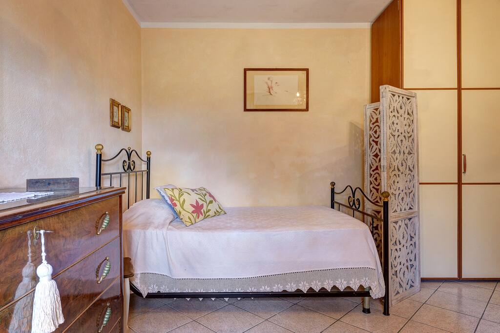 Triple bedroom