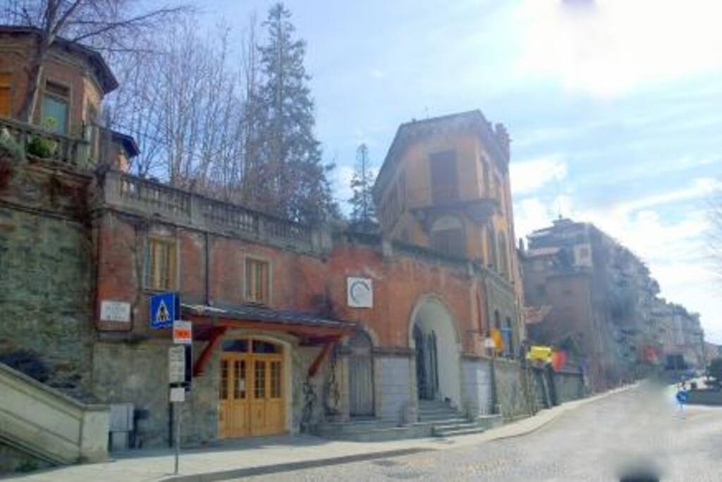 La caratteristica funicolare di accesso alle Terme di Saint Vincent