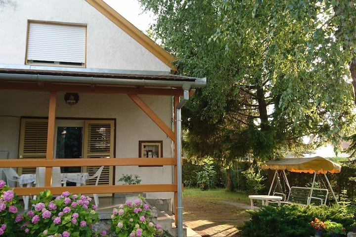 Holiday Cottages For Rent At Lake Balaton - Balatonboglár
