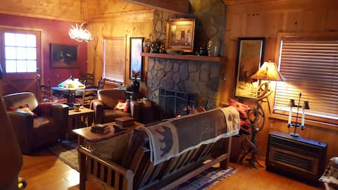 Rushing Creek Cozy Cabin