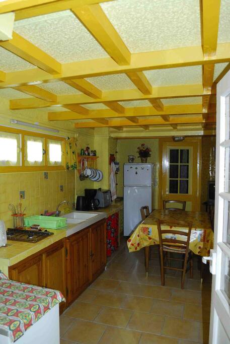 Salle à manger et cuisine