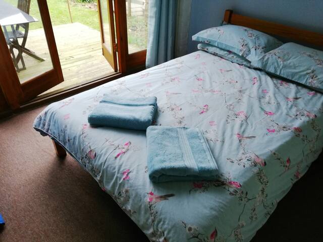 Garden room in grade 2 listed house