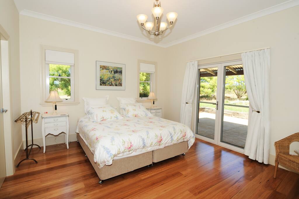 King bedroom with ensuite