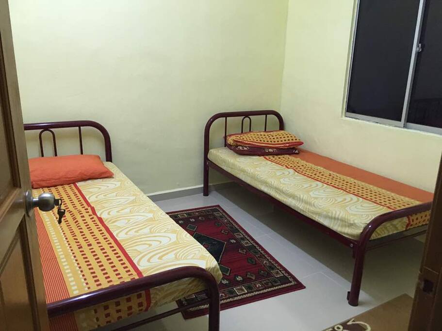 Single bed for 2 person