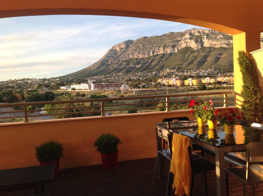 Terraza al amanecer