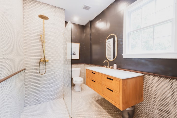 Rental unit in Savannah · 2 bedrooms · 2 beds · 2 shared baths — photo 7