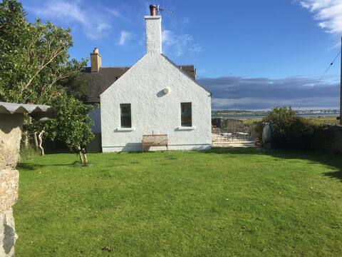 Cross House West - Cottage Close to the Beach