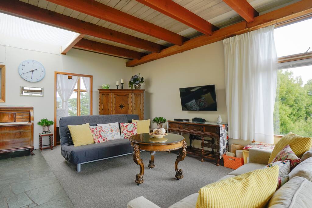 Living room w/2 sofa beds