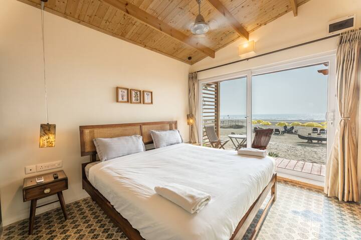 Bedroom 1 image 2