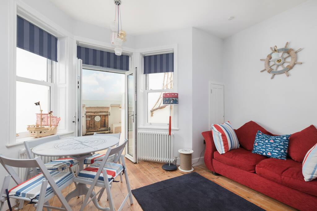 Lounge/diner - NO SEA VIEW