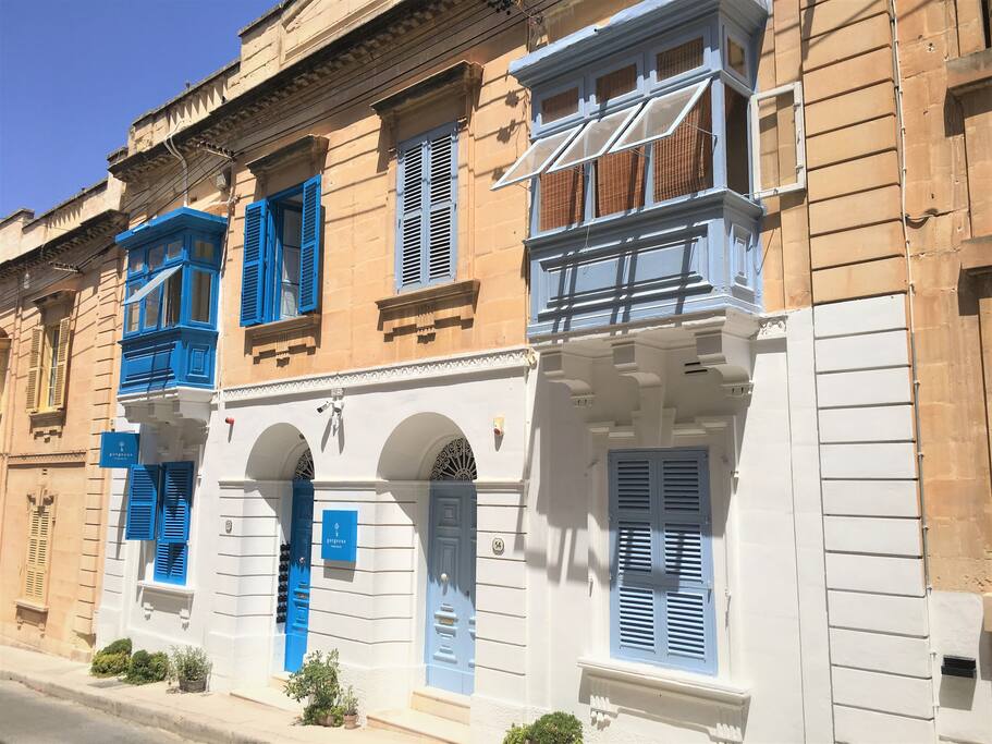 FACADE