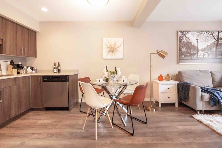 Your Dream 2-Bedroom Townhouse Awaits Near U of M gallery image 2