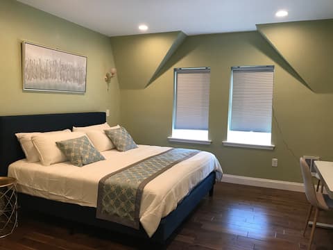 Grand opening, New Bright Luxury room in U City
