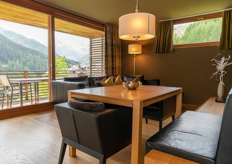 Boutique apartment just off the ski slope