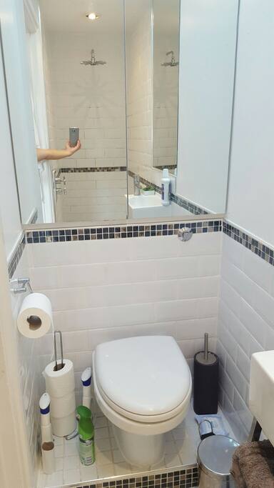 Well equipped and PRIVATE toilet and showerroom