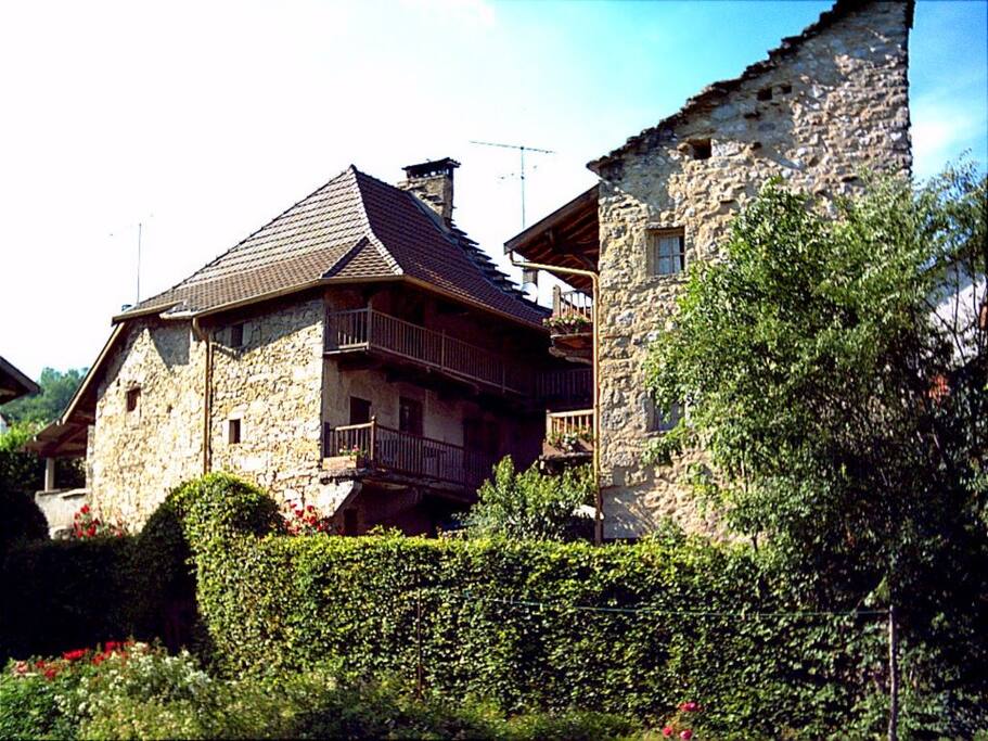 La Maladière vue du petit parc du Moulin