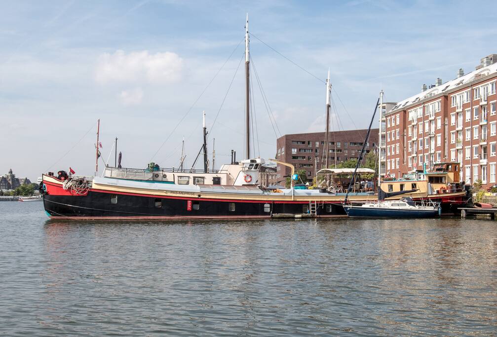 Captain's Place