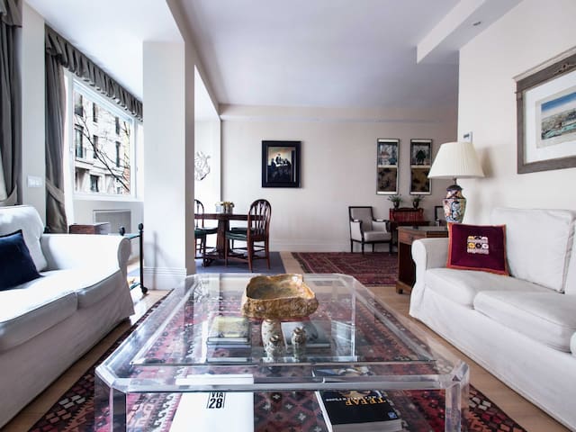 Elegant apartment in the best area gallery image 4