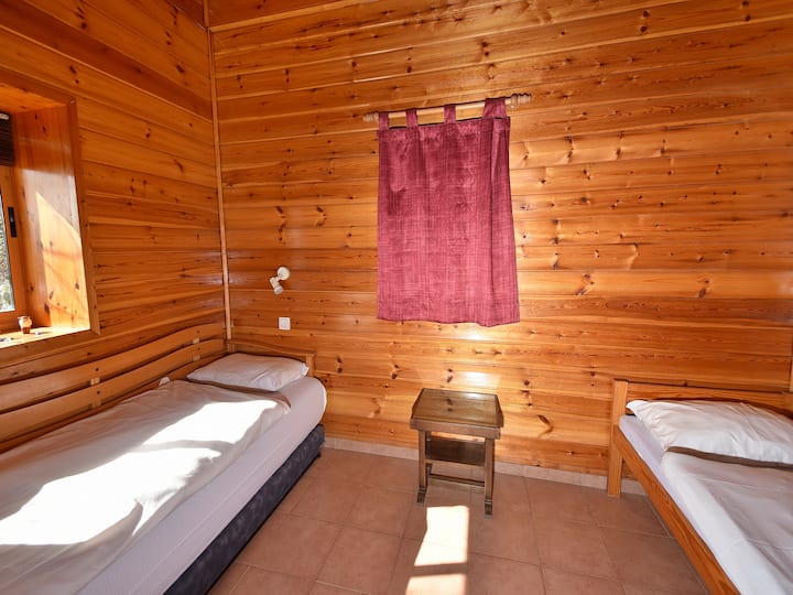 Втора спалня
 ( 1 - ви етаж)