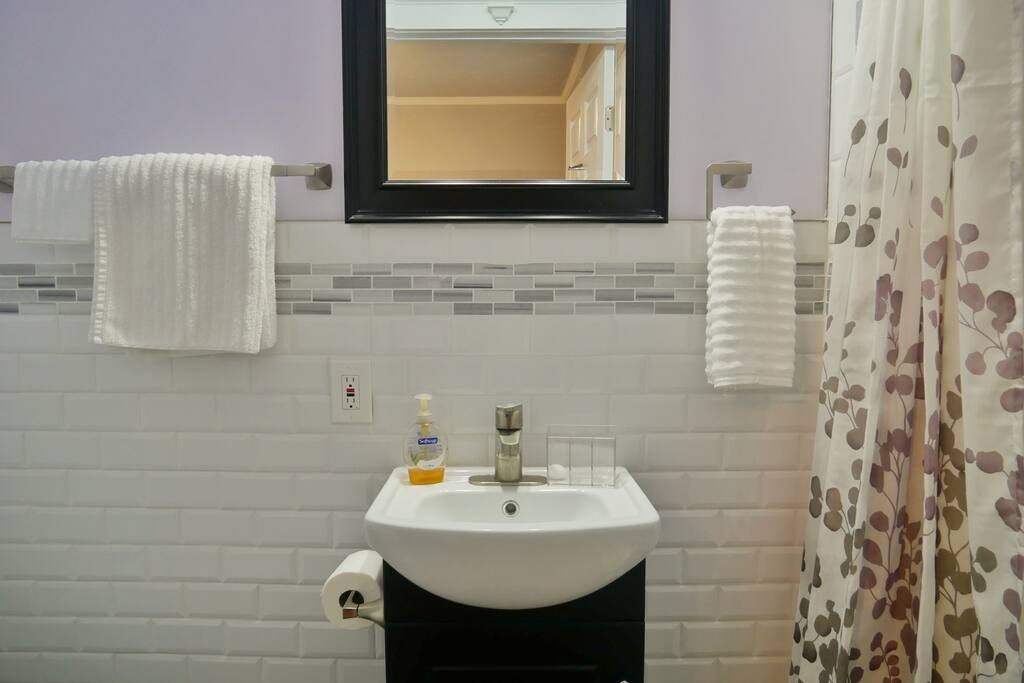 Upstairs Master Bathroom
