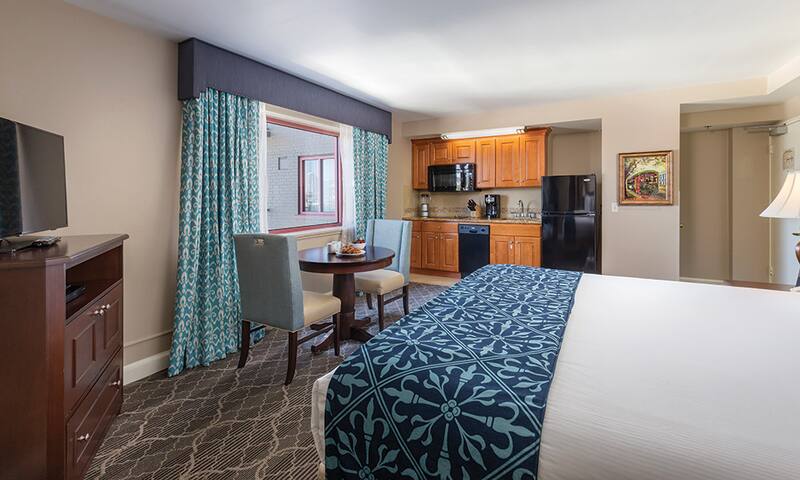 ✦AVENUE PLAZA RESORT // Studio // Sleeps 2 ✦