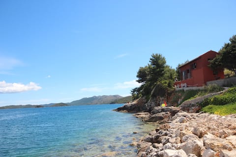 Top performing Airbnb: House for 2 persons with amazing view in Veli Iž