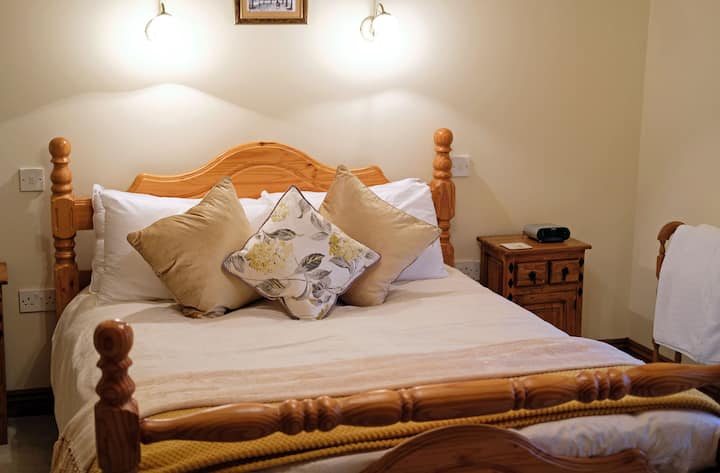 Habitación con cama tamaño king. 