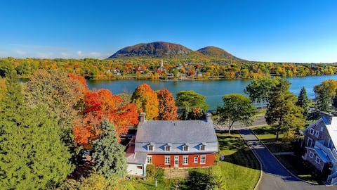 Unique patrimonial house by the river