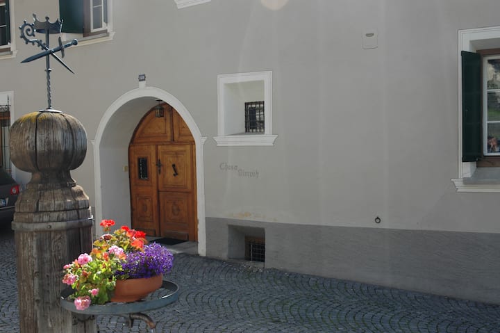 Engadine apartment in patrician house