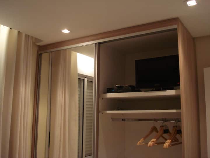 Suite - gran espacio y con luz del cielo independiente.