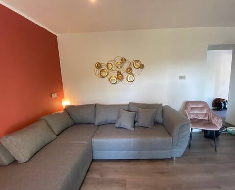 Beautiful bright new apartment with garden