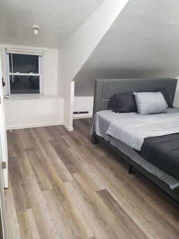 Private Home single fam w/driveway Airport EWR/NYC gallery image 4