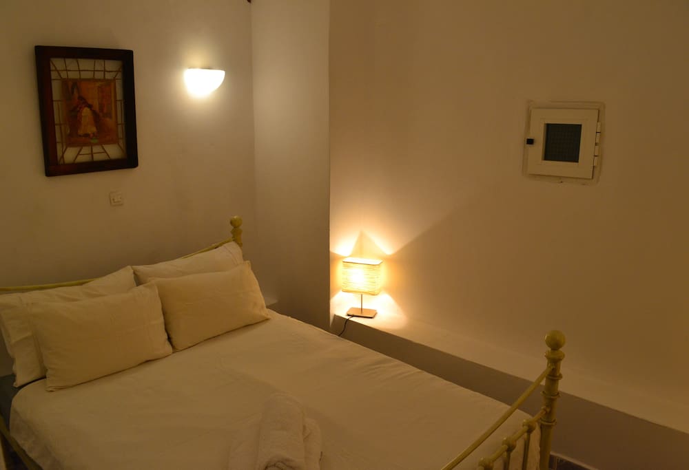 Queen bed to 2nd bedroom