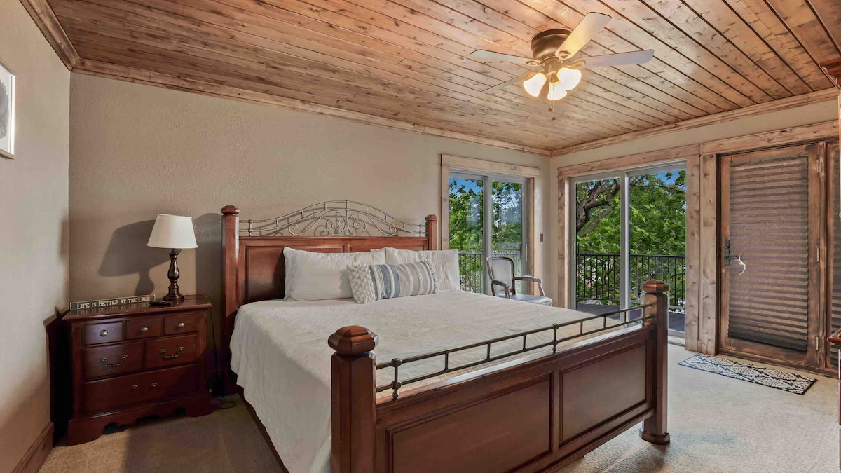 Lakefront Knolls Retreat | Private Pool & Hot Tub photo 15