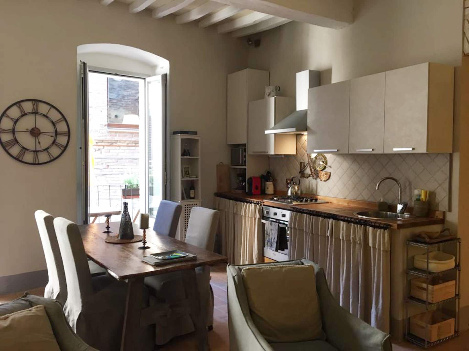 Stylish & Quiet Apartment in Central Todi